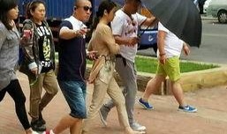 记者爆料肚包肉视频大全,肚包肉视频大全背后的惊人真相